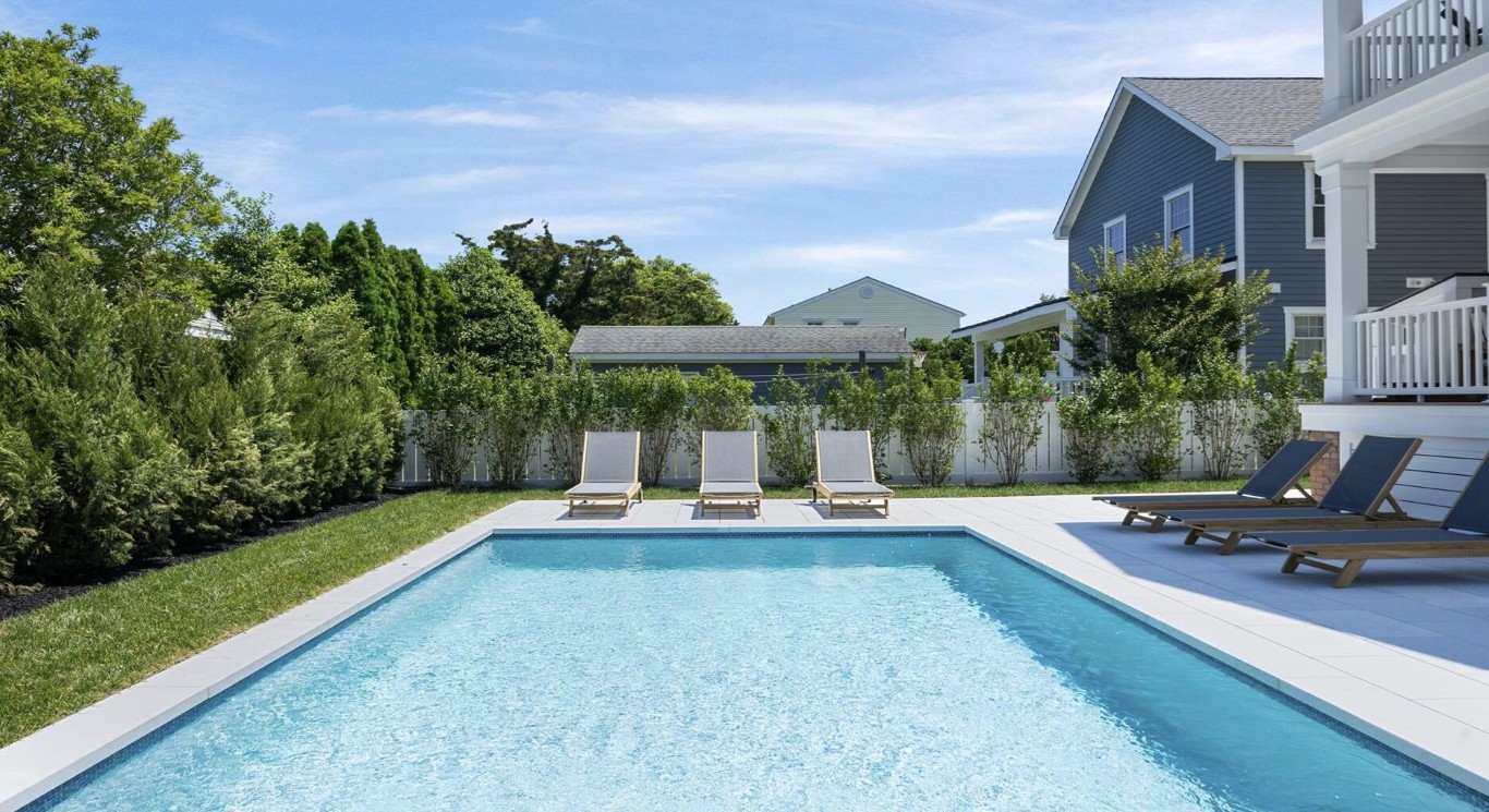 Modern residential pool with perfect water balance in Florence-Graham